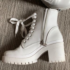 NWOT Heeled boots 🤍
